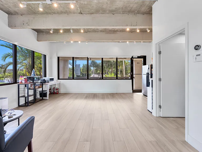 3595 Sheridan St #210 — Photo 8