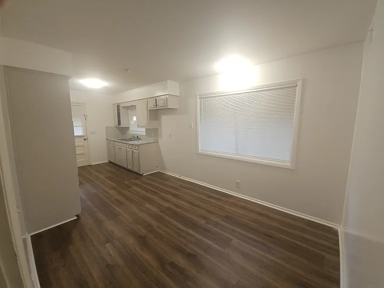 909 Ashland Ave — Photo 5