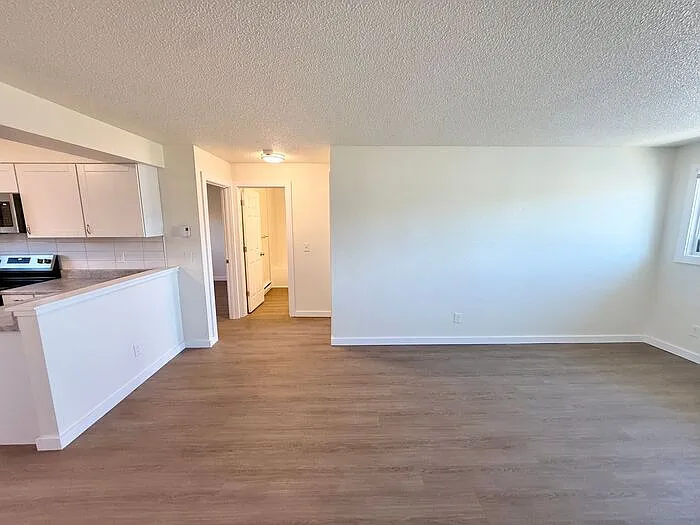 4952 Basswood Dr — Photo 5