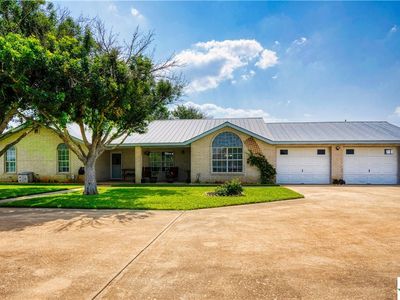 648 County Road 669, Devine, TX, 78016