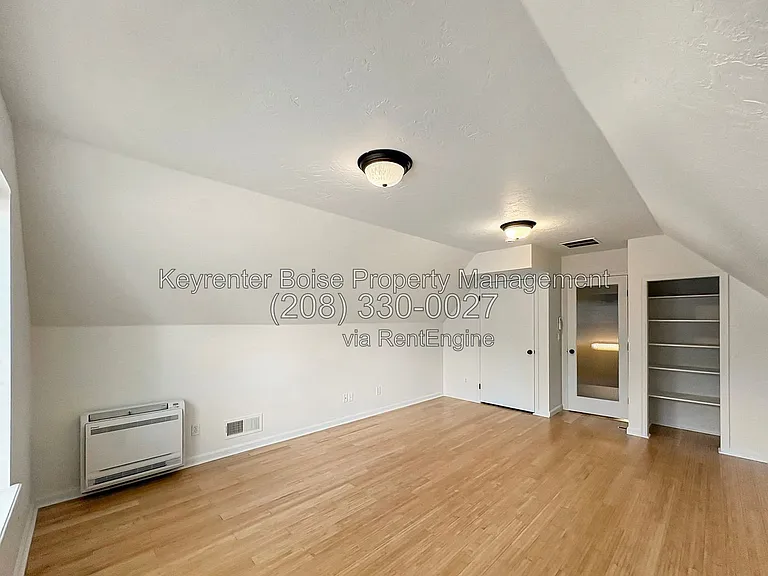 650 E Whitney Ct — Photo 17
