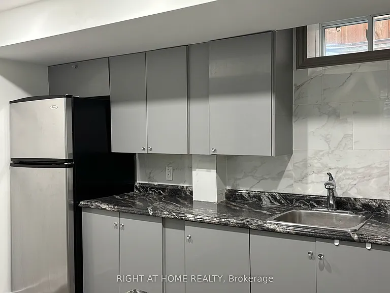 65 Mildenhall Pl #BASEMENT — Photo 4