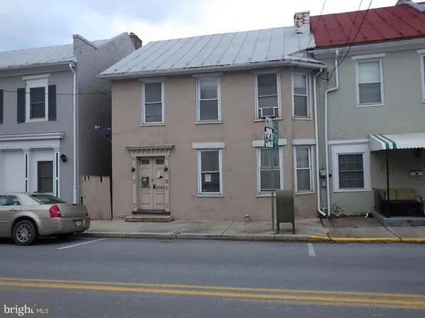 7 W Main St, Newville, PA 17241