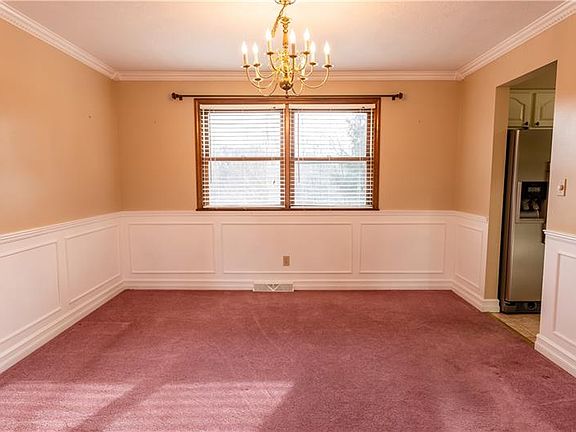 5th image of 307 S Highlander Heights Dr