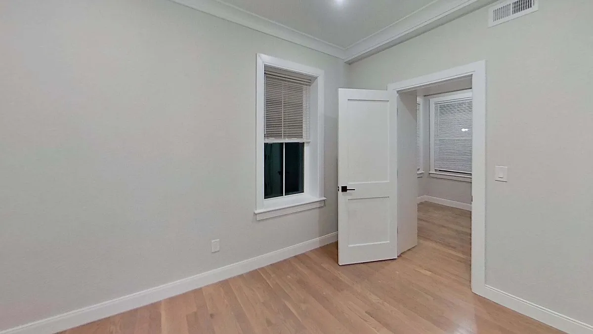 Building Photo - 47 Englewood Ave #2