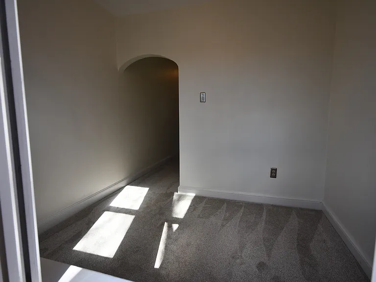 1604 W 11th St #2 — Photo 8
