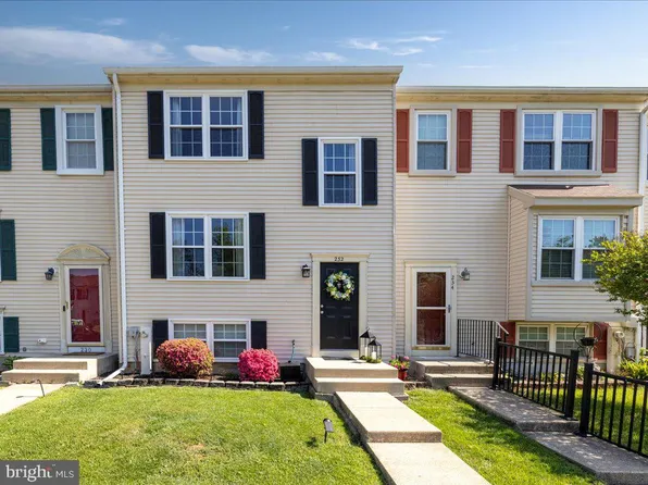232 Oak Leaf Way, Baltimore, MD 21227