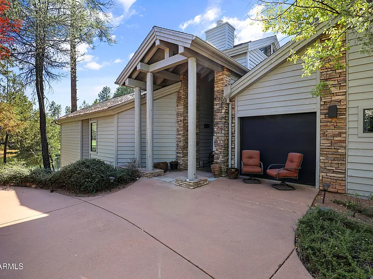 2609 E Pine Island Ln — Photo 43