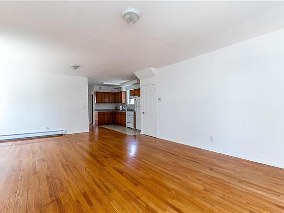4th image of 84-30 109th St