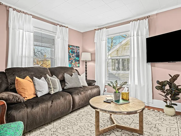211 Catalpa Dr — Photo 39