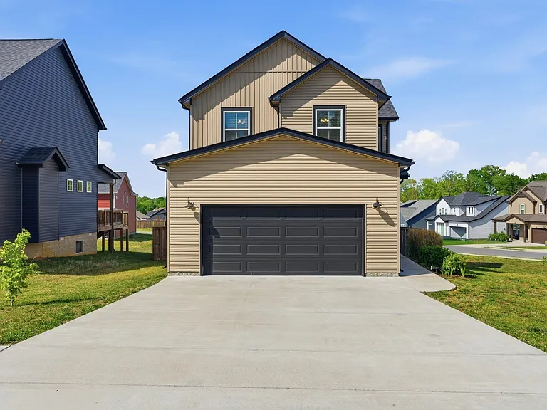 801 Marksman Ct — Photo 2