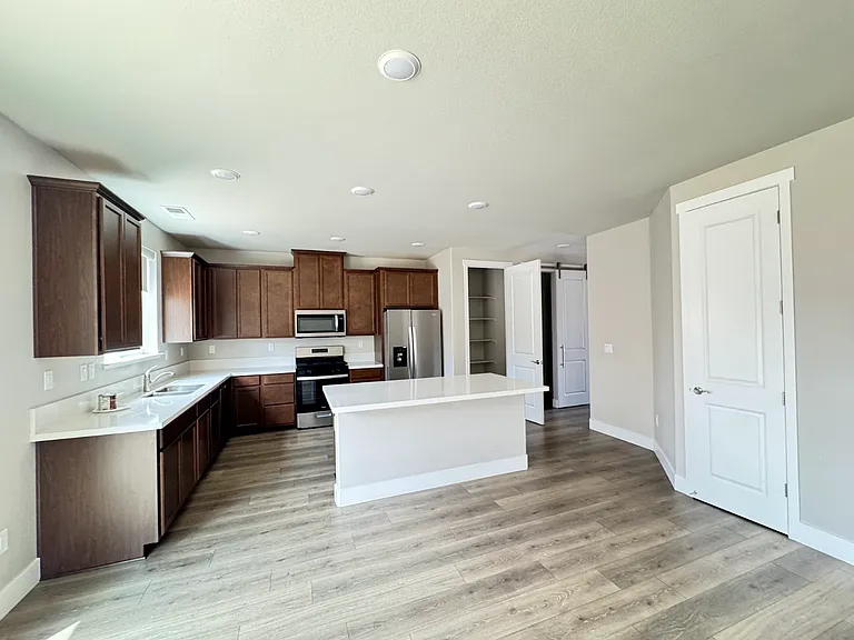 7507 Rambling Ridge Rd — Photo 4