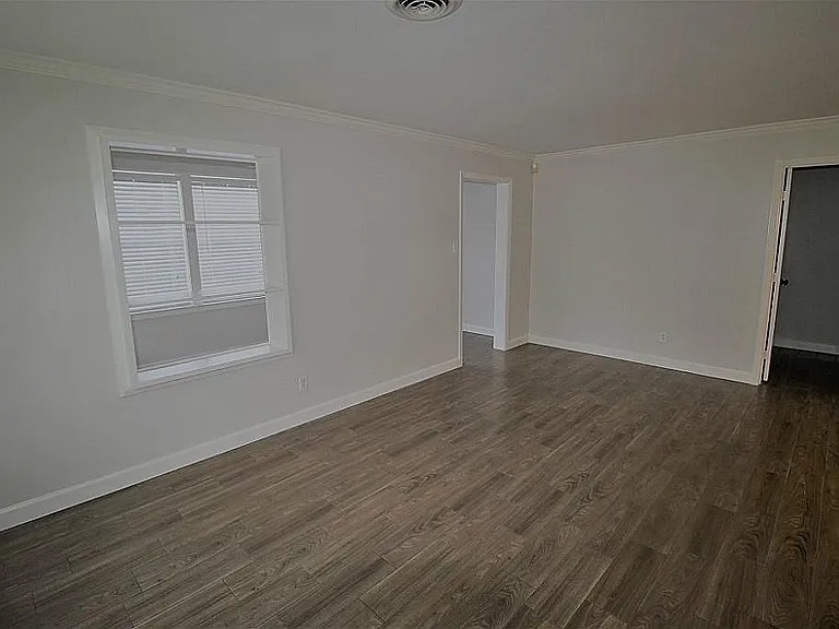 4607 Pine St — Photo 11