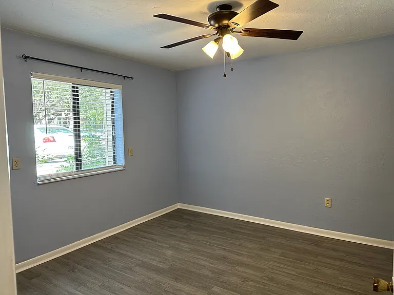83 SE 16th Ave #E102 — Photo 11