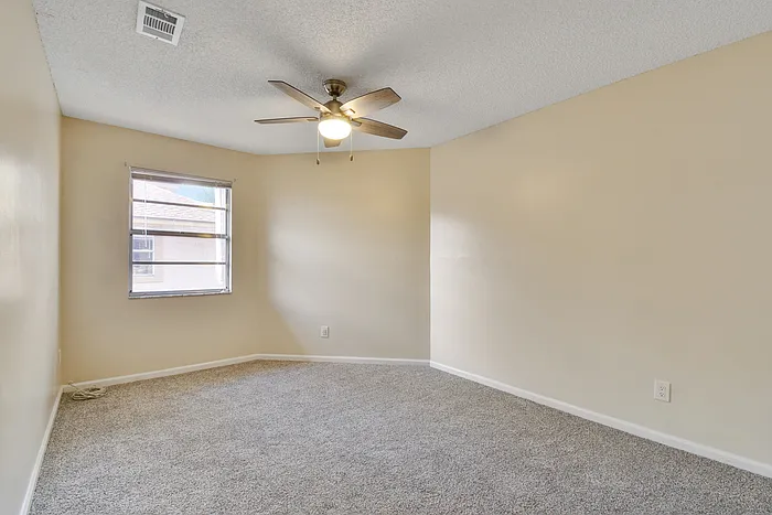 1475 Lake Mango Way — Photo 16