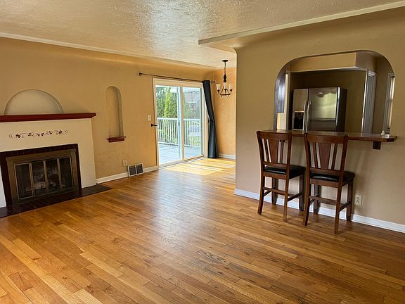 4th image of 3109 N Park Blvd