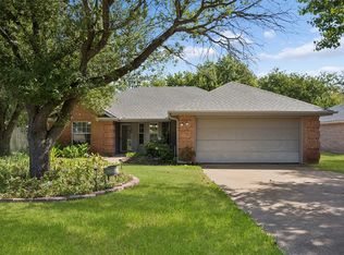 1301 Clearfield Dr, Cleburne, TX 76033