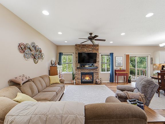 5th image of 617 Timberview Dr