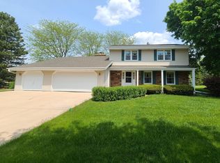 17340 Windemere Rd, Brookfield, WI 53045