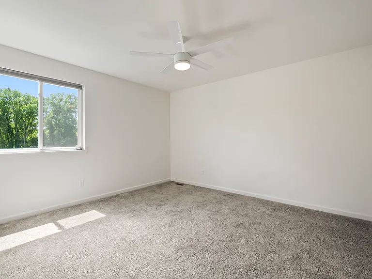 63770 Dequindre Rd — Photo 34
