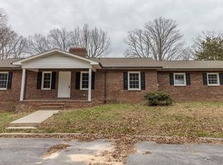 461 Oak View Ln, Asheboro, NC 27205
