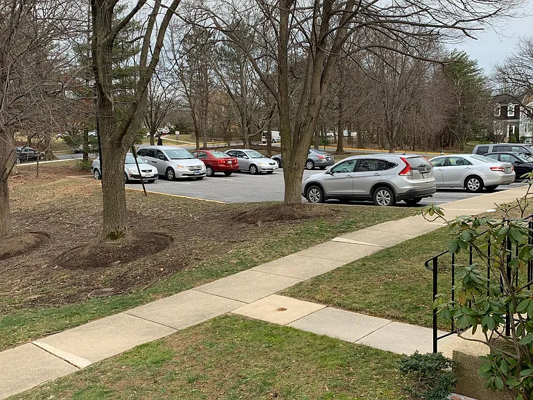 Parking (3 spots)