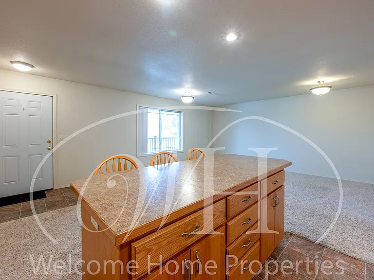 132 E Birch St — Photo 8