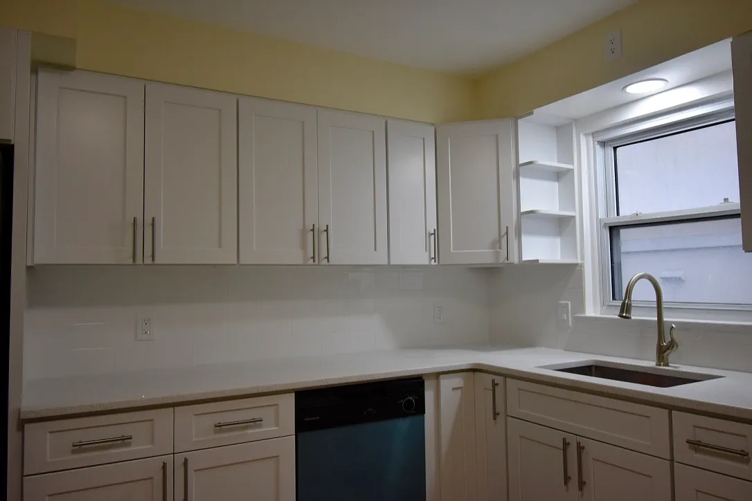 3 bed, 2488 sqft, $3,950 — Photo 3