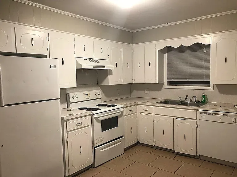 607 4th Ave — Photo 1