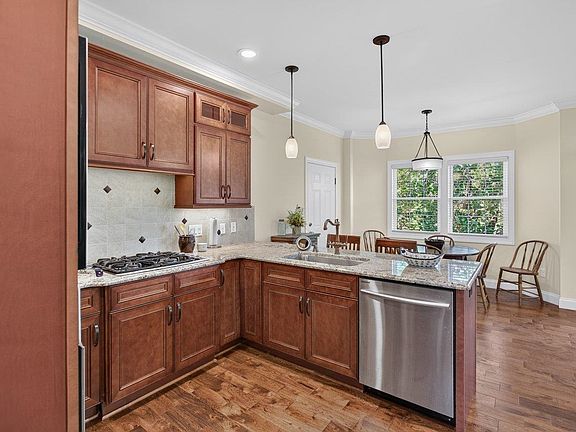 3rd image of 4411 Magnolia Ridge Dr