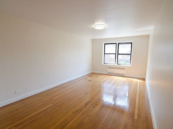 4th image of 9830 67th Ave #2R
