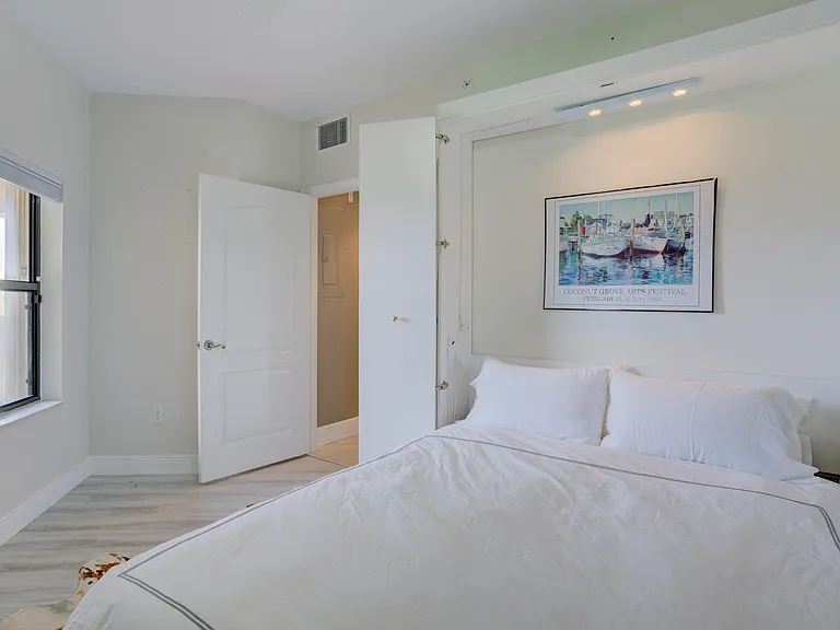 100 Uno Lago Dr #402 — Photo 25