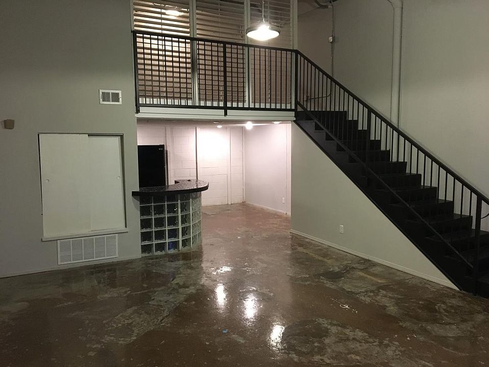 1st image of 2501 S Harwood St APT 8
