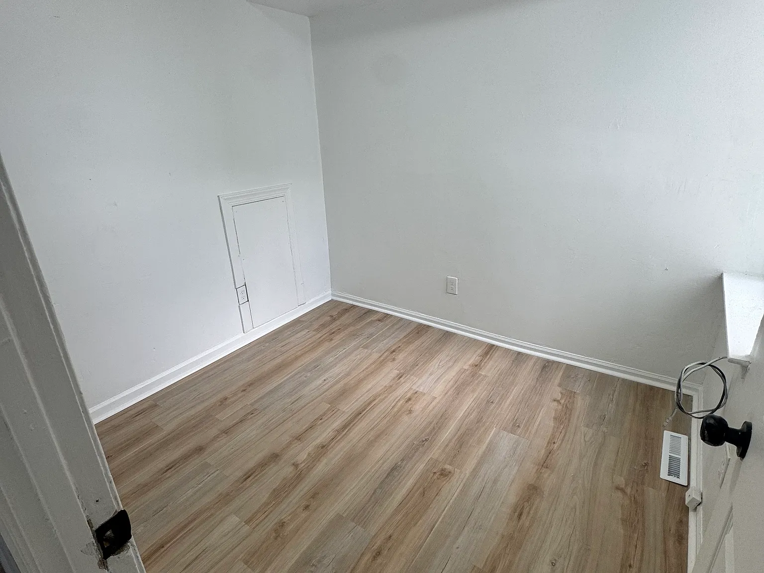 5 bed, 1750 sqft, $2,150 — Photo 4