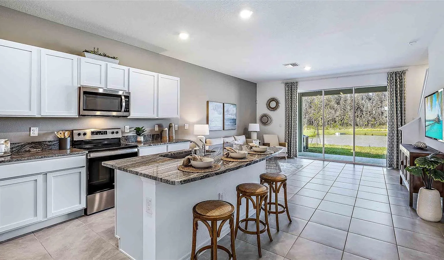 3 bed, 1673 sqft, $2,300 — Photo 4