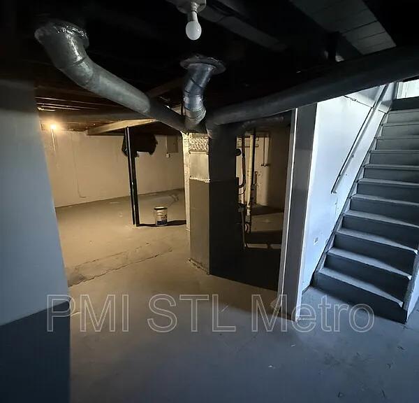 323 Shepley Dr — Photo 7