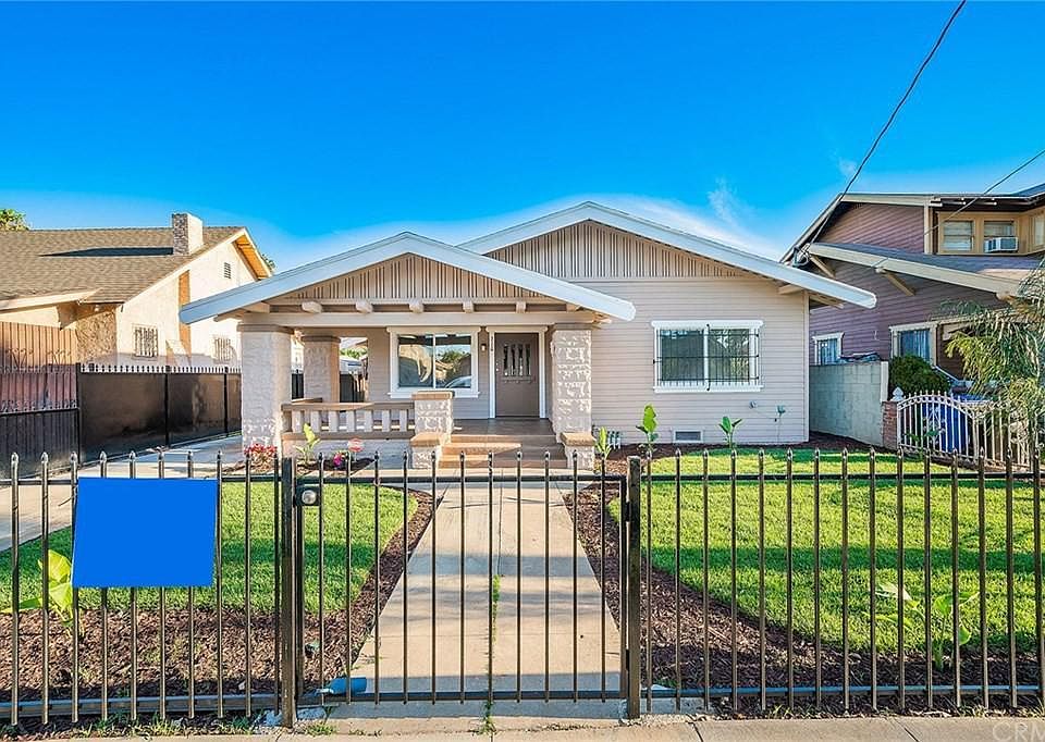 1st image of 716 W 49th Pl