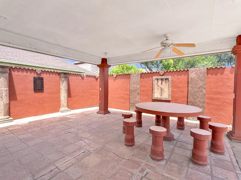 108 Lagos Ave — Photo 23