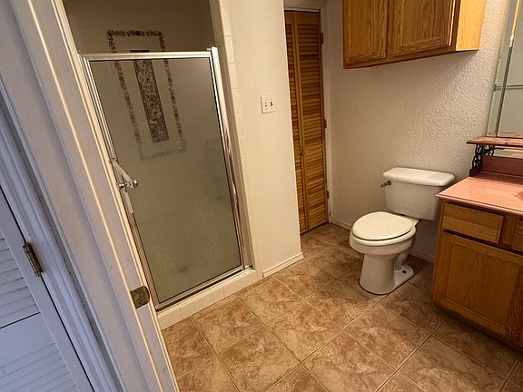 5th image of 2400 Avonhill Dr