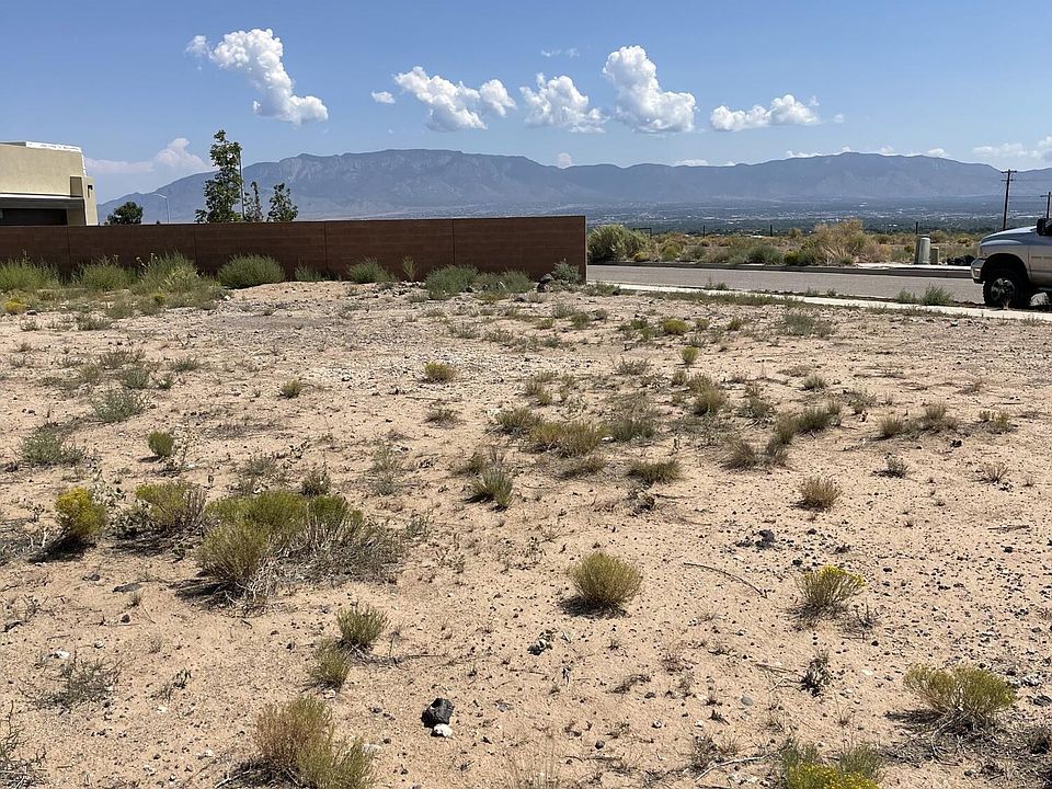 2nd image of 6200 Kayenta Pl NW