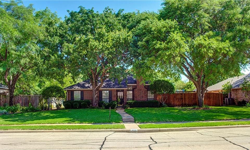 1st image of 404 Plantation Dr