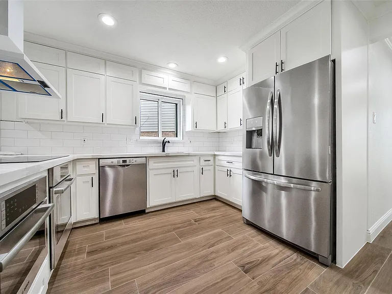 950 Del Norte St — Photo 18