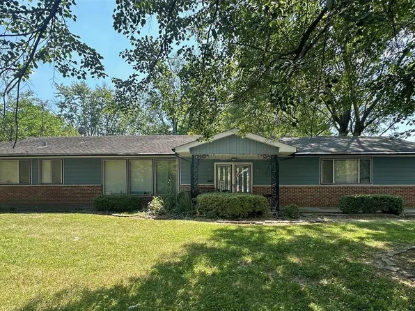 1696 Maldon Ln, Saint Louis, MO 63136