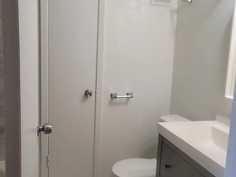 108 N Belvedere Blvd #10 — Photo 8