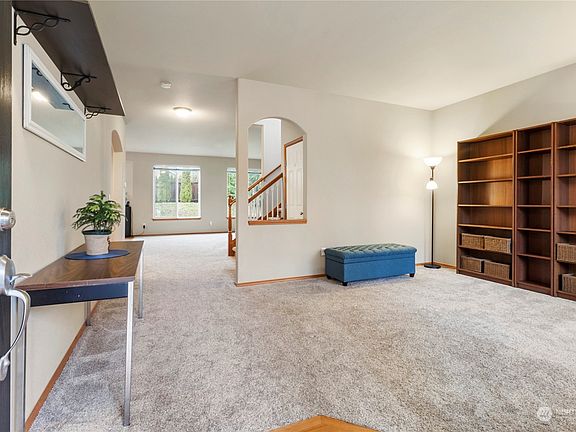 3rd image of 4288 Blackstone Drive SW