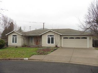 763 Saint Andrews Cir, Ashland, OR 97520
