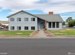 327 Nob Hill Dr, Ephrata, WA 98823