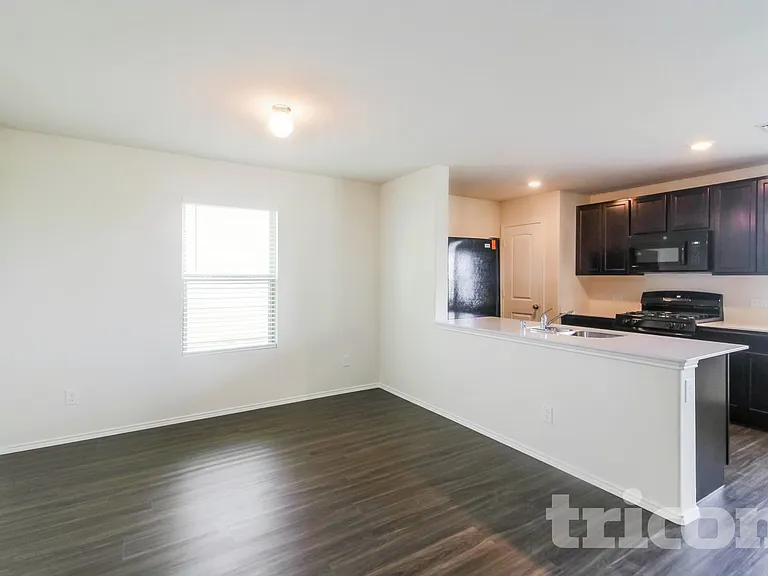 5697 McClelland St — Photo 4