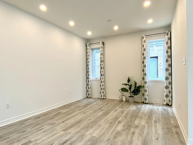 70 McLean Ave — Photo 4