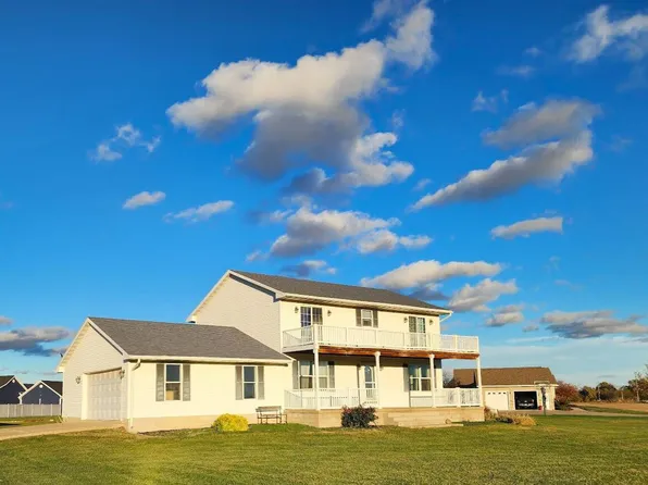 9045 Deer Meadow Dr, Rushville, IL 62681